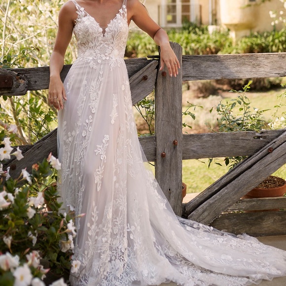 Madi Lane "Harper" Wedding Gown - Picture 2 of 6